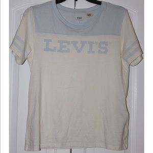Levi’s cute short sleeve top!